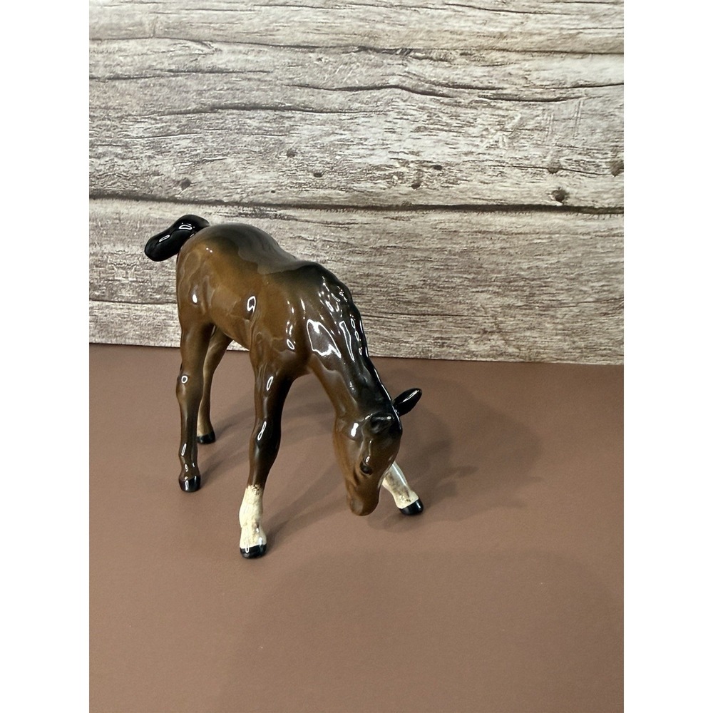 BESWICK Horse Foal Grazing Head Down Gloss Porcelain Brown Bay England Vintage